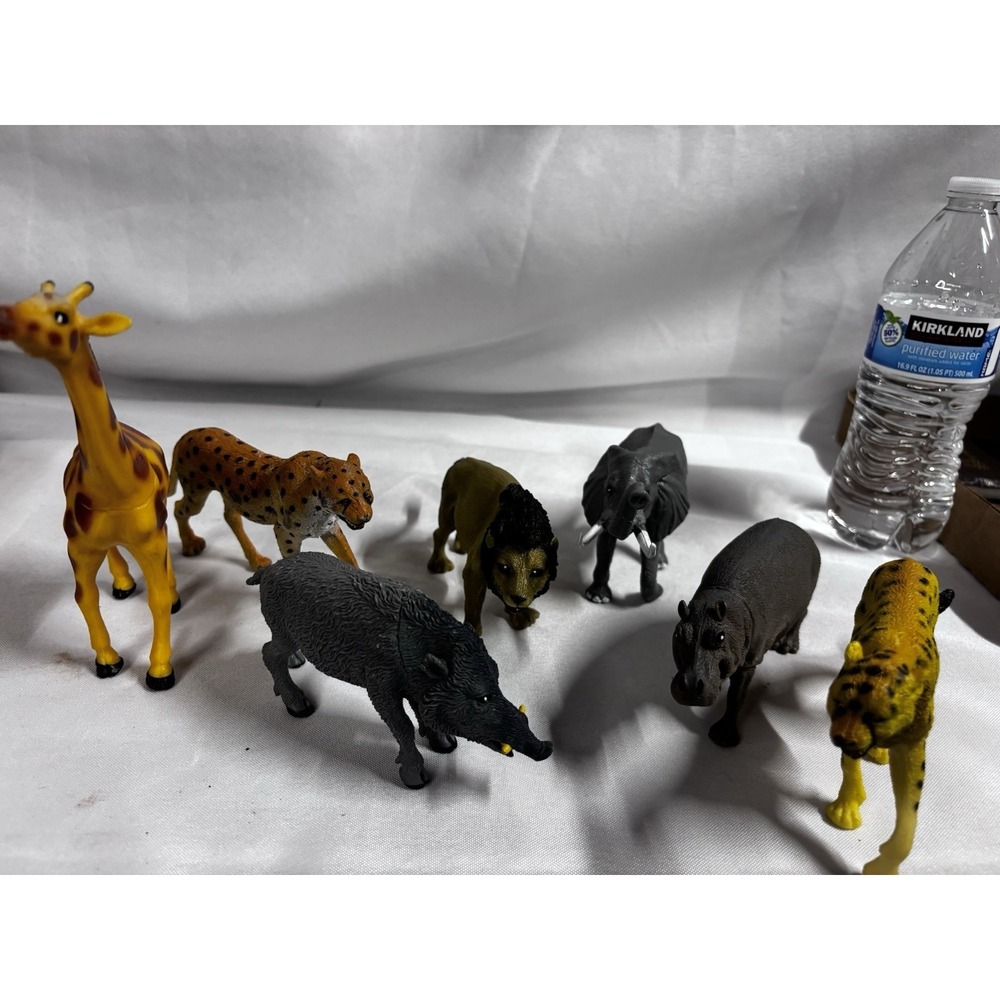 Jungle Animal Mini Figurines 7 PCS Plastic Animals Figures